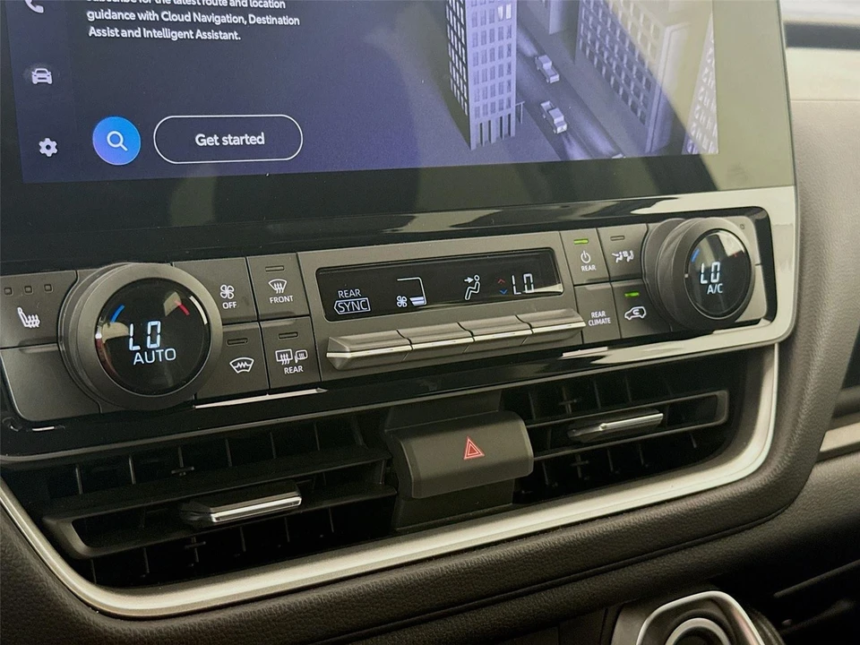 2025 Toyota Highlander - Image 14 of 21