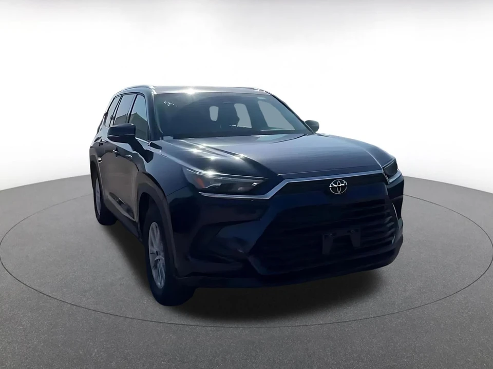 2025 Toyota Highlander - Image 3 of 31