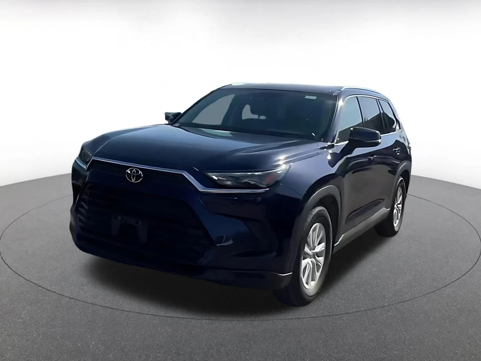 2025 Toyota Highlander - Image 5 of 31