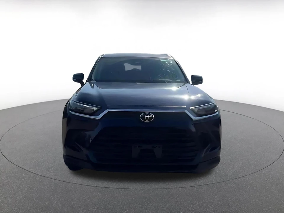 2025 Toyota Highlander - Image 4 of 31