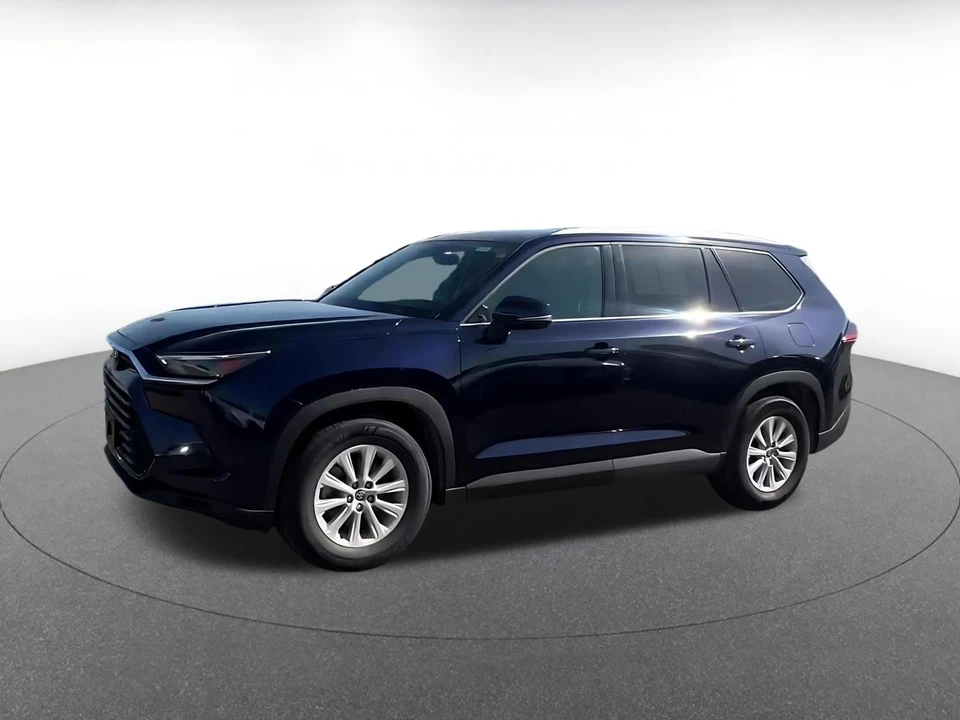 2025 Toyota Highlander - Image 6 of 31