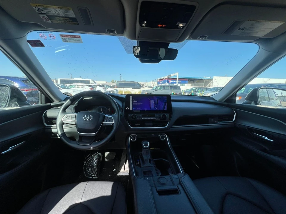 2025 Toyota Highlander - Image 30 of 31