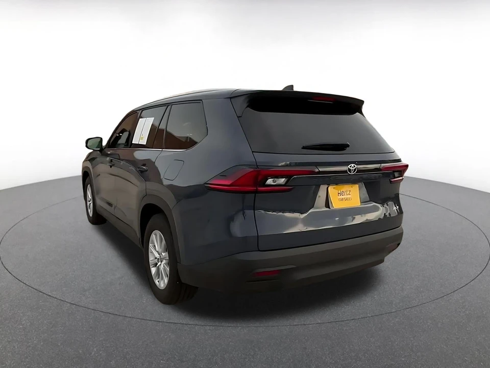 2025 Toyota Highlander - Image 13 of 31
