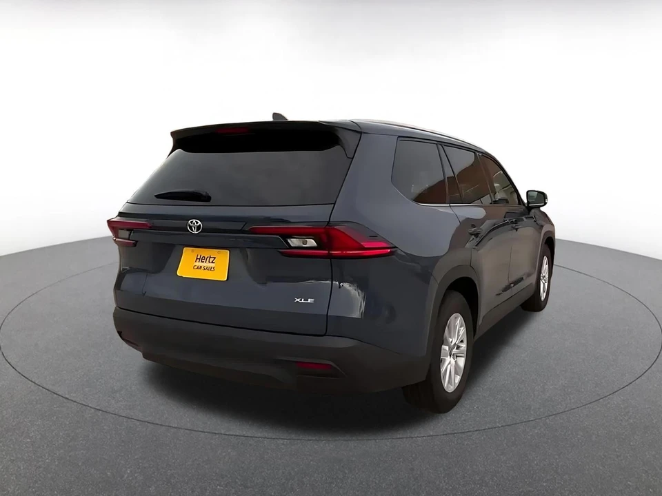 2025 Toyota Highlander - Image 17 of 31