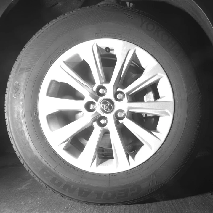 2025 Toyota - Image 15 of 18