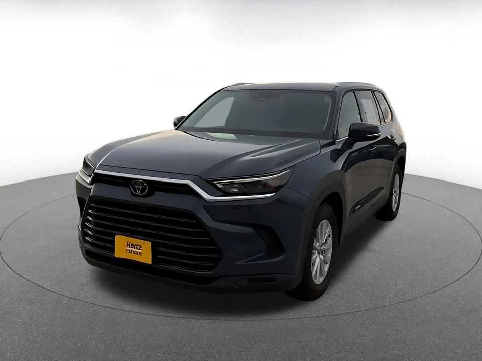 2025 Toyota Highlander - Image 8 of 31