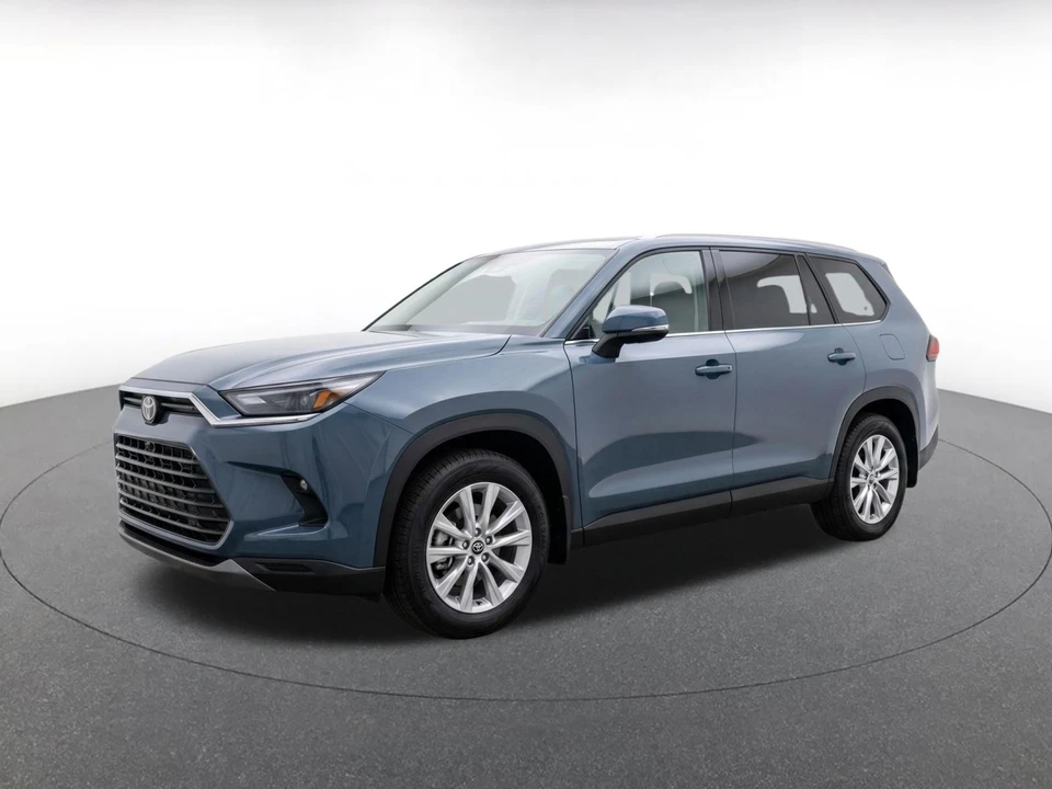 2025 Toyota - Image 3 of 18