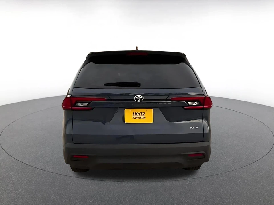 2025 Toyota Highlander - Image 14 of 31