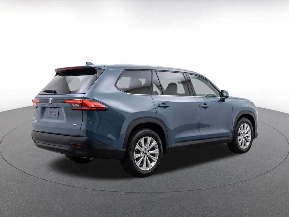 2025 Toyota - Image 8 of 18