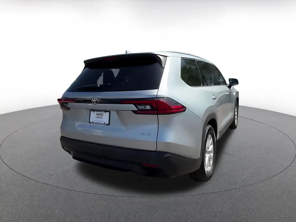 2025 Toyota Highlander - Image 11 of 31