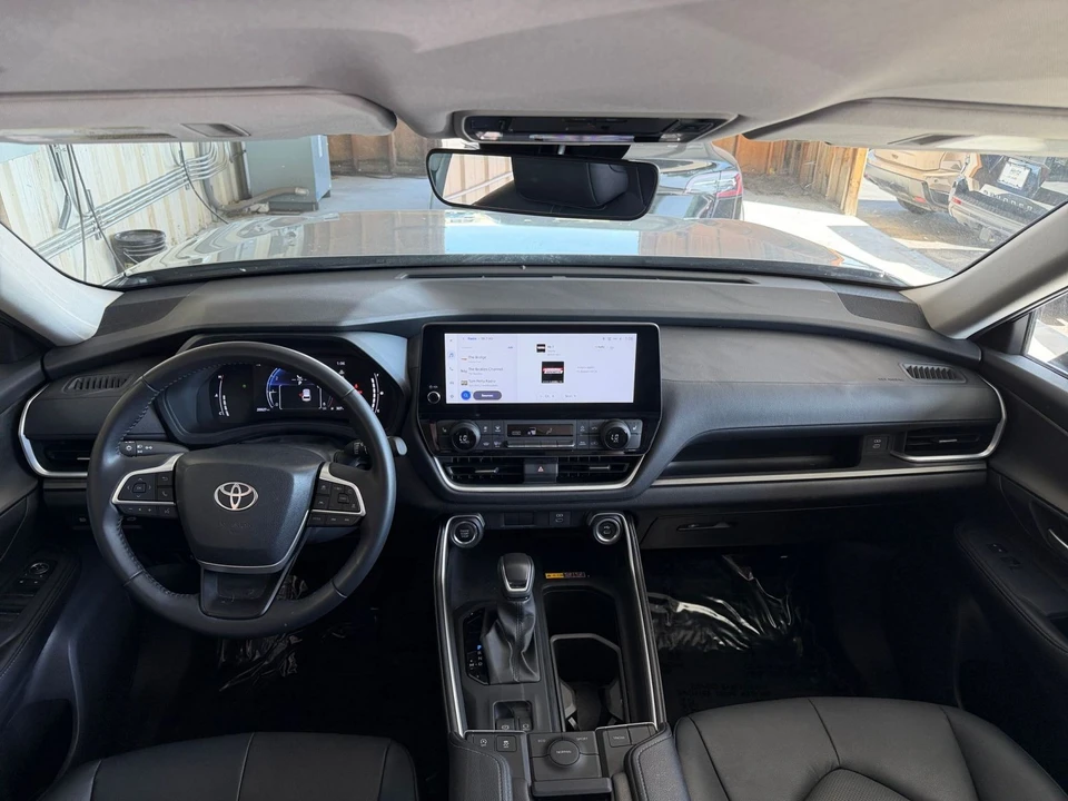 2025 Toyota Highlander - Image 30 of 31