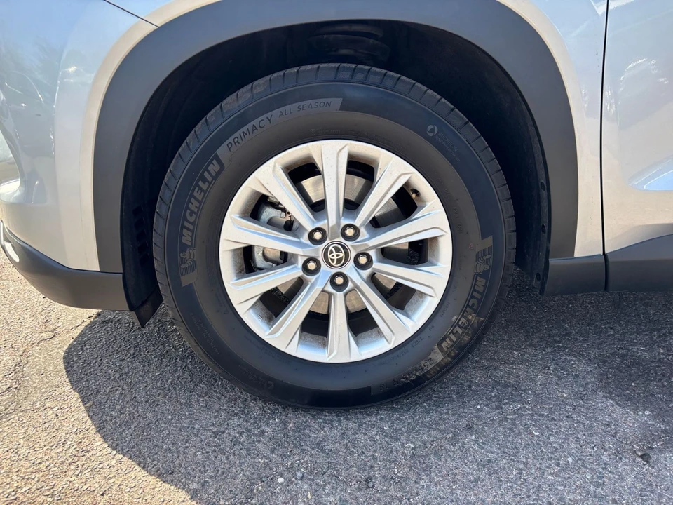 2025 Toyota Highlander - Image 27 of 31
