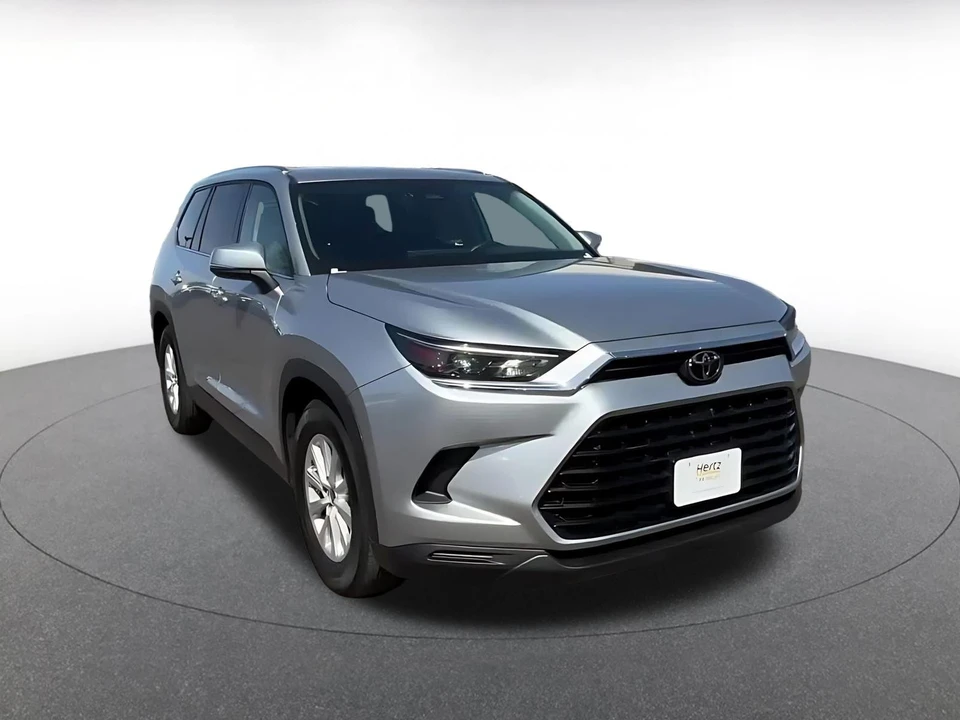 2025 Toyota Highlander - Image 3 of 31
