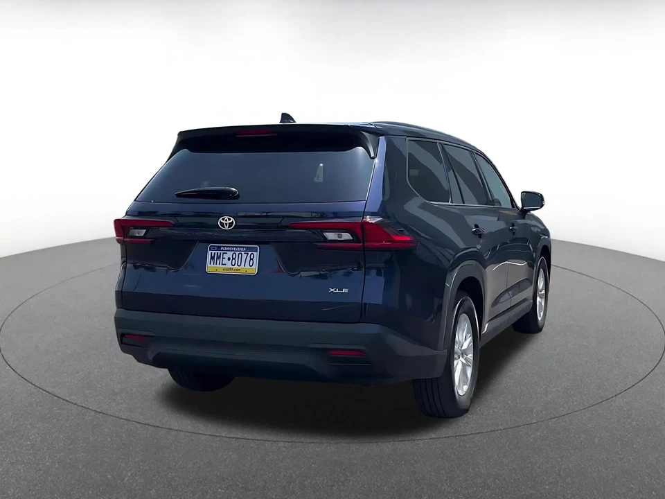 2025 Toyota Highlander - Image 16 of 31