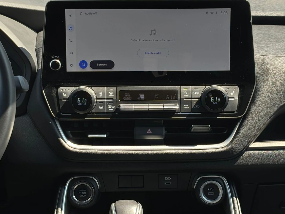 2025 Toyota Highlander - Image 19 of 31