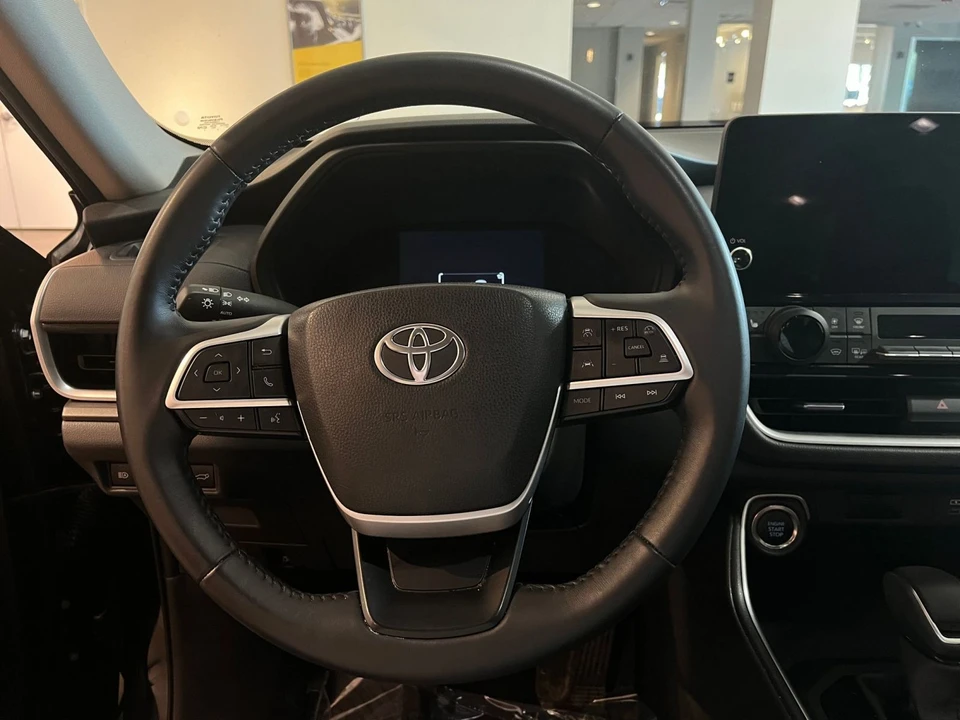 2025 Toyota Highlander - Image 26 of 31