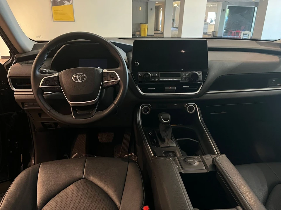 2025 Toyota Highlander - Image 31 of 31