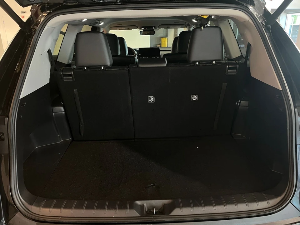 2025 Toyota Highlander - Image 30 of 31