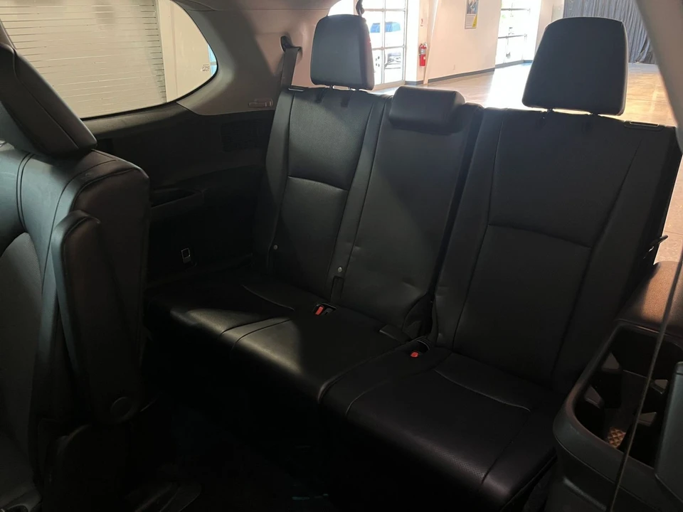 2025 Toyota Highlander - Image 27 of 31