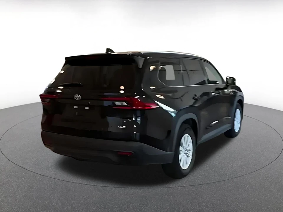 2025 Toyota Highlander - Image 11 of 31