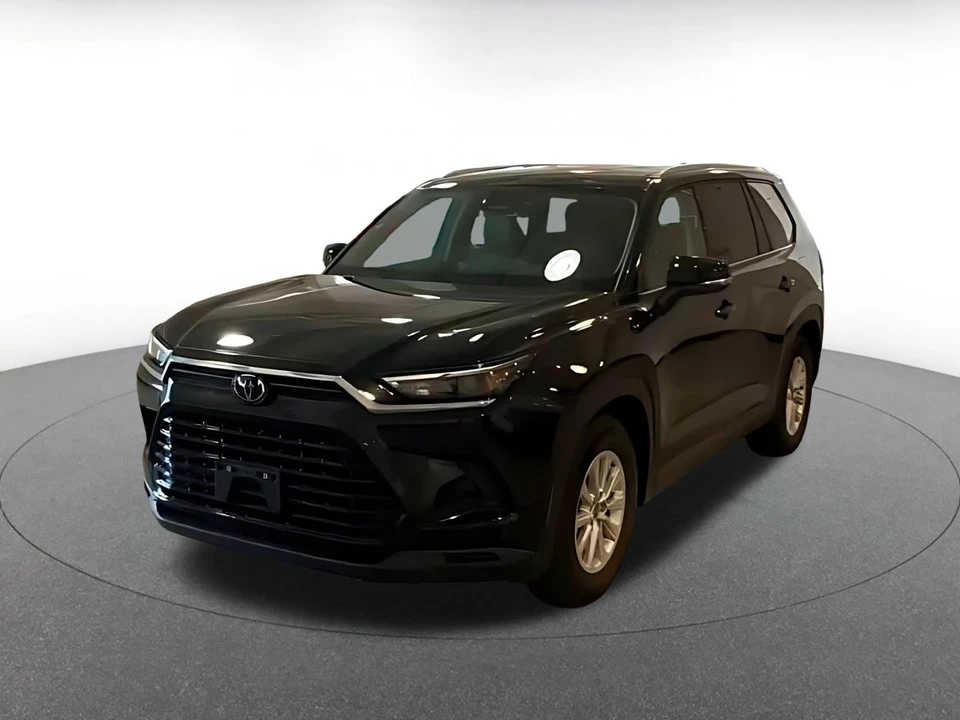 2025 Toyota - Image 4 of 31