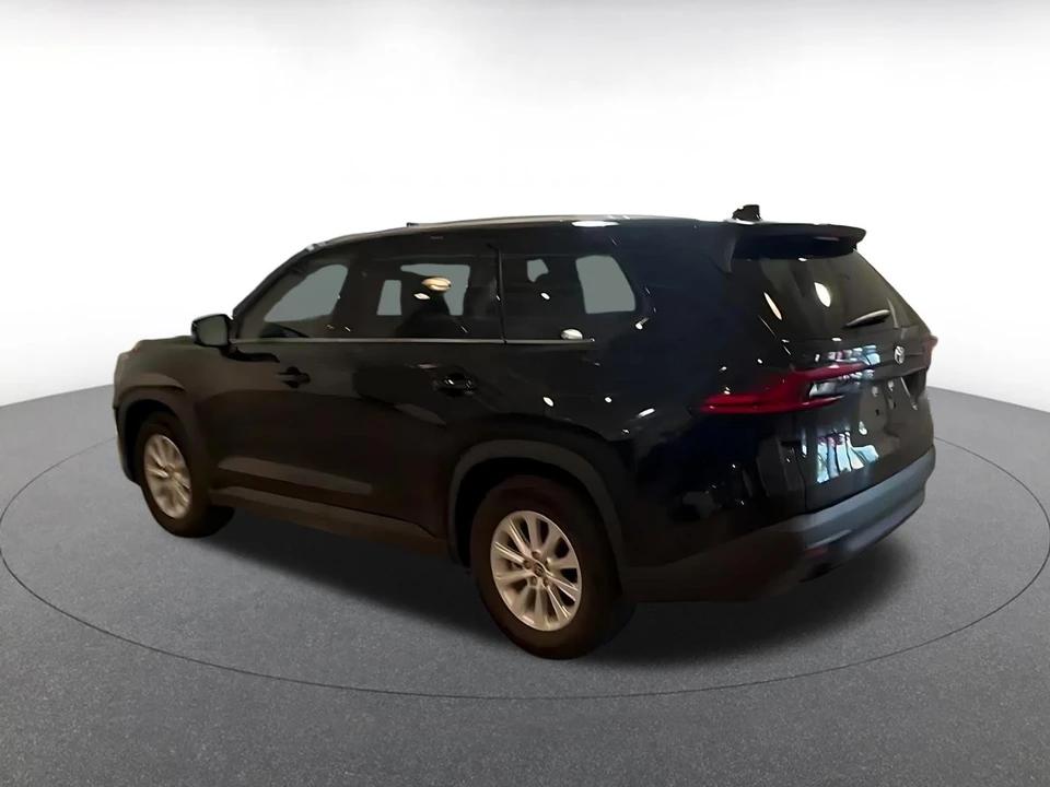 2025 Toyota - Image 11 of 31