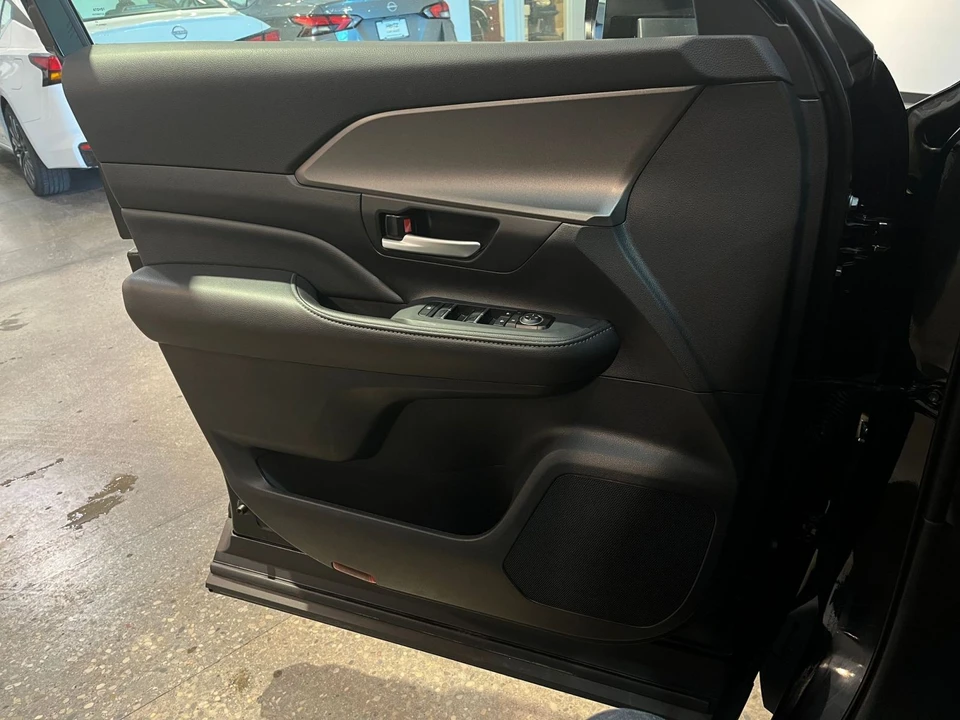 2025 Toyota - Image 20 of 31