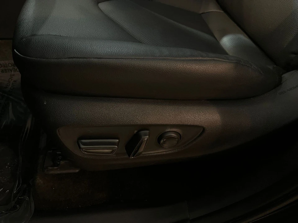 2025 Toyota - Image 24 of 31