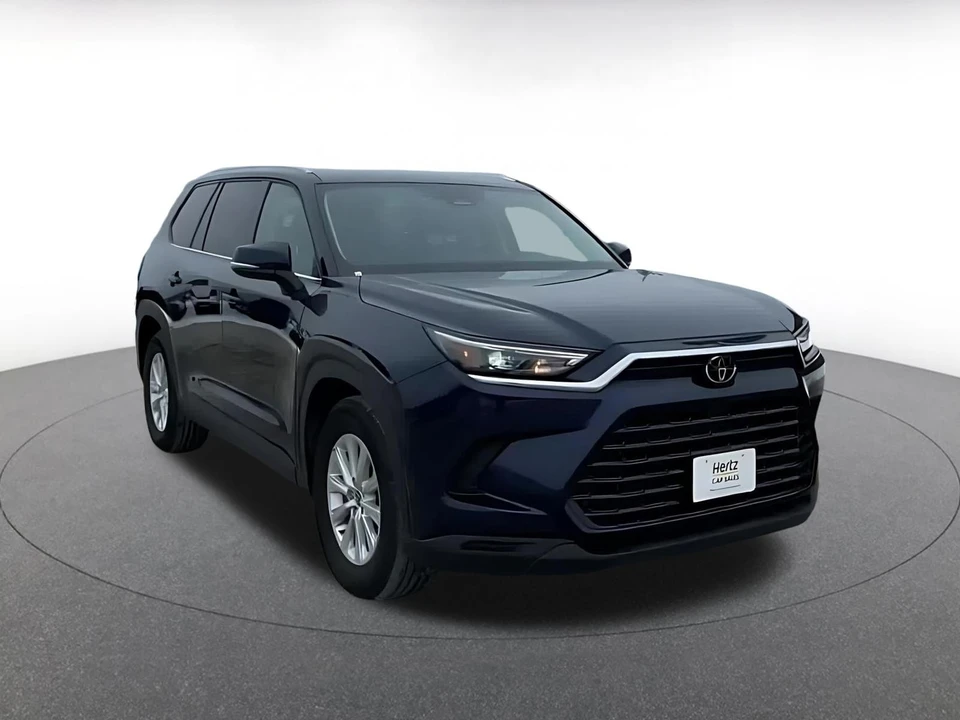 2025 Toyota Highlander - Image 3 of 31