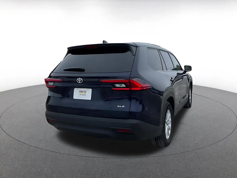 2025 Toyota Highlander - Image 11 of 31