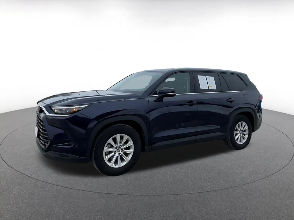 2025 Toyota Highlander - Image 6 of 31