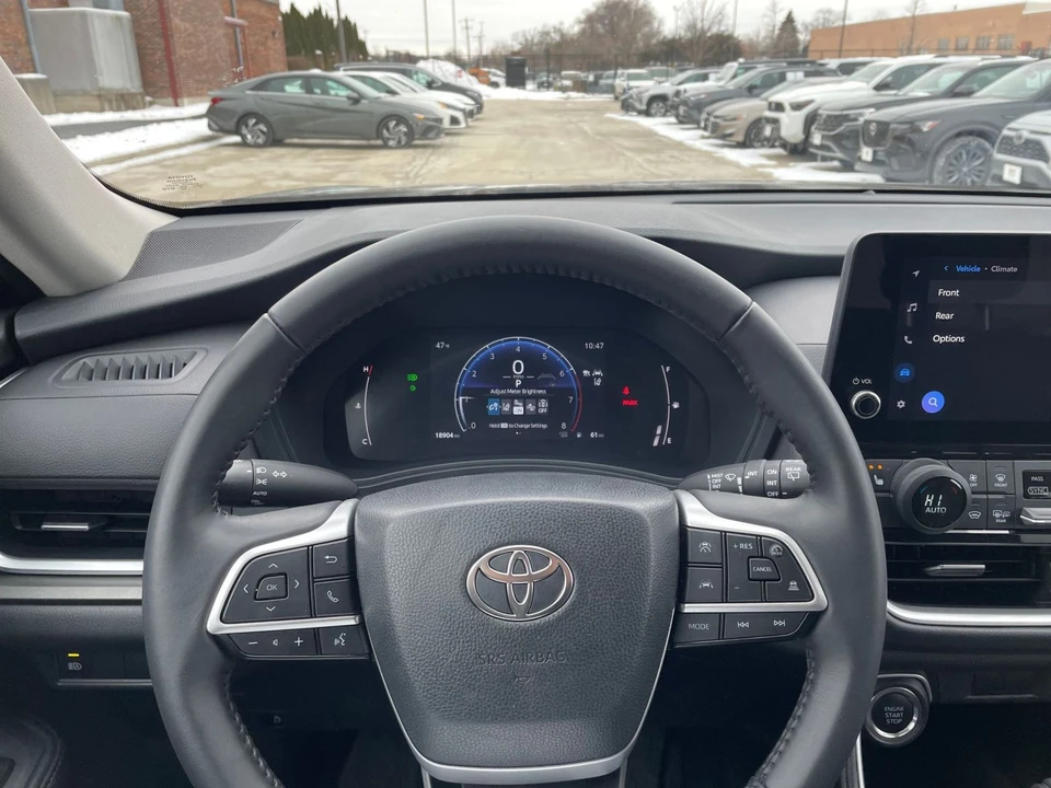 2025 Toyota Highlander - Image 31 of 31