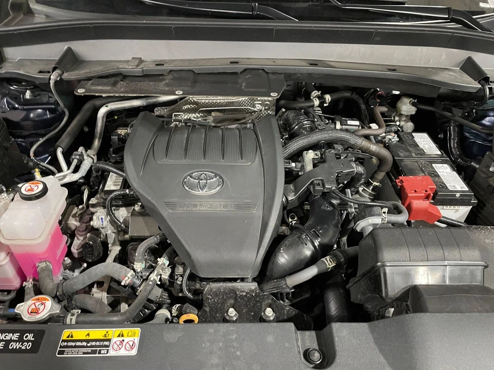 2025 Toyota Highlander - Image 29 of 31