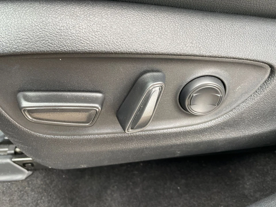 2025 Toyota Highlander - Image 18 of 31