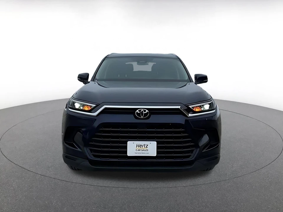 2025 Toyota Highlander - Image 4 of 31