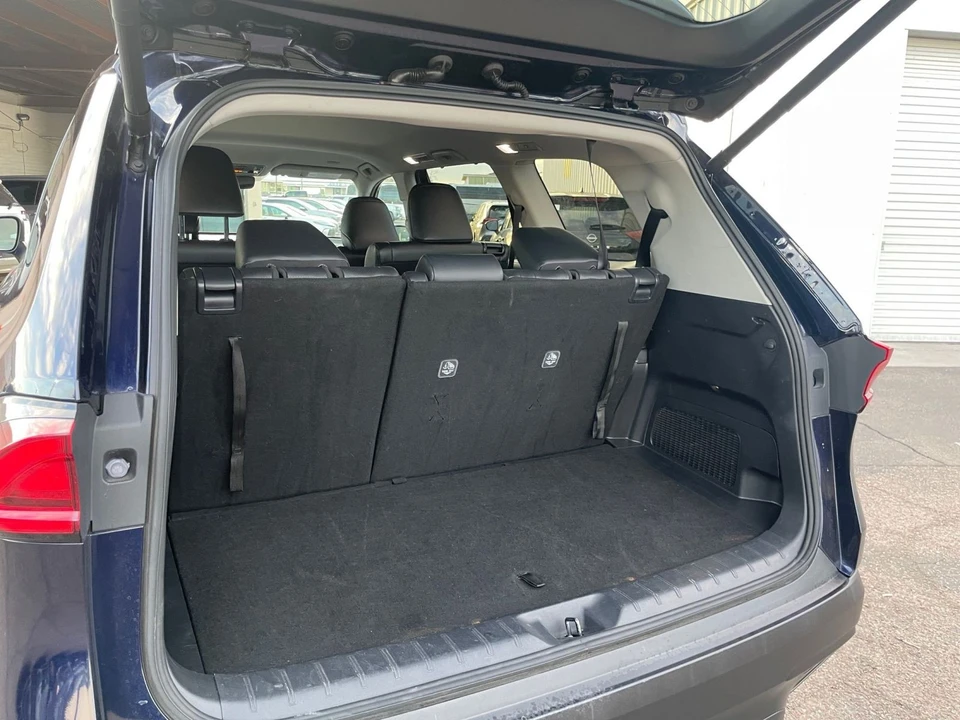 2025 Toyota Highlander - Image 28 of 31