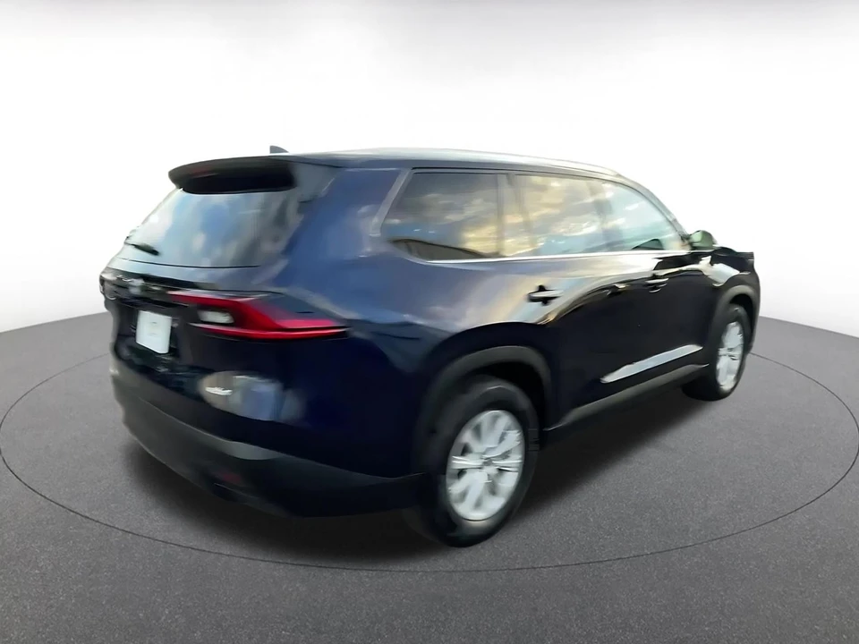 2025 Toyota Highlander - Image 12 of 31