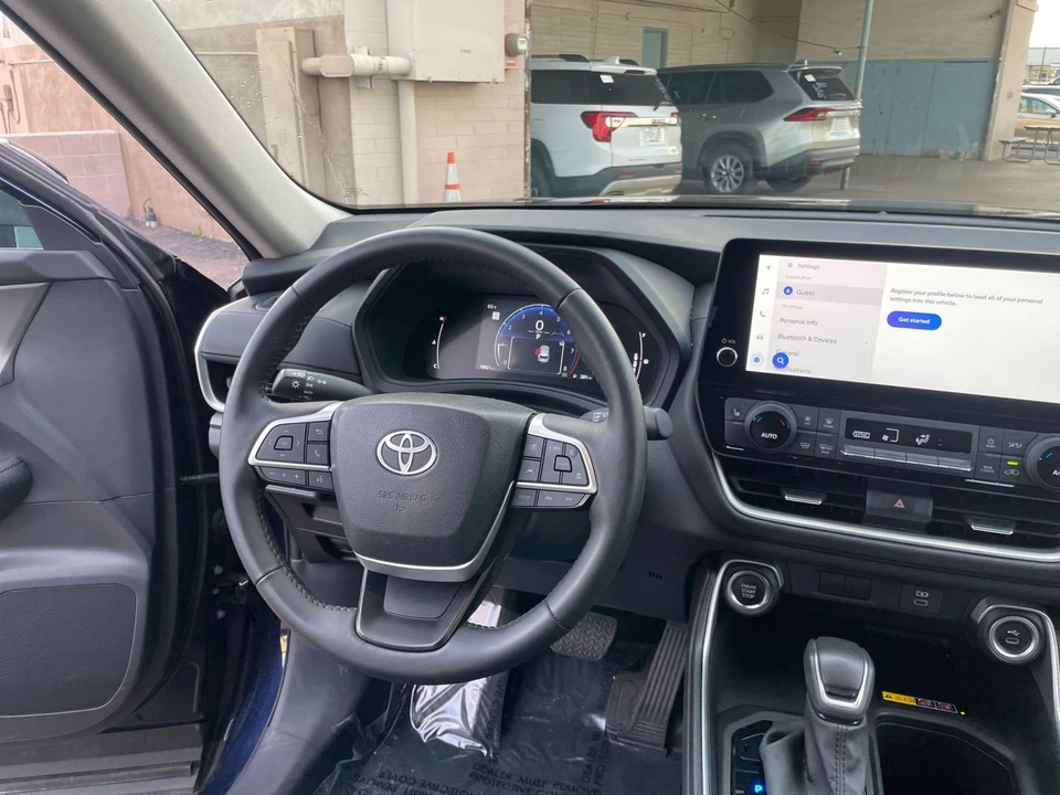 2025 Toyota Highlander - Image 31 of 31