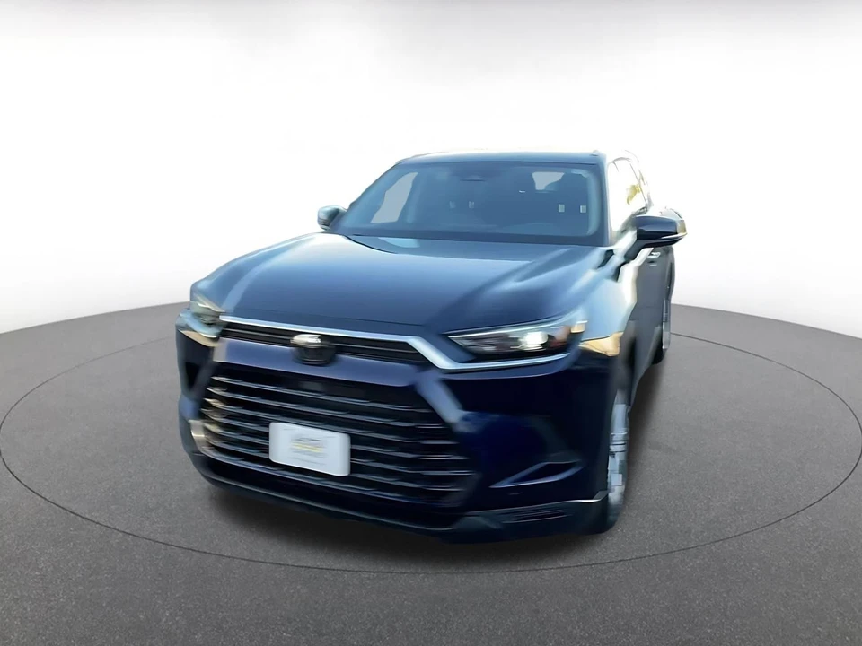 2025 Toyota Highlander - Image 5 of 31