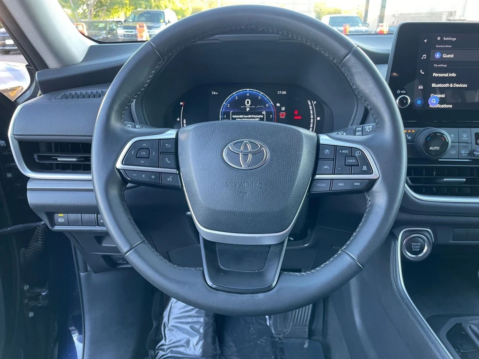 2025 Toyota Highlander - Image 24 of 31