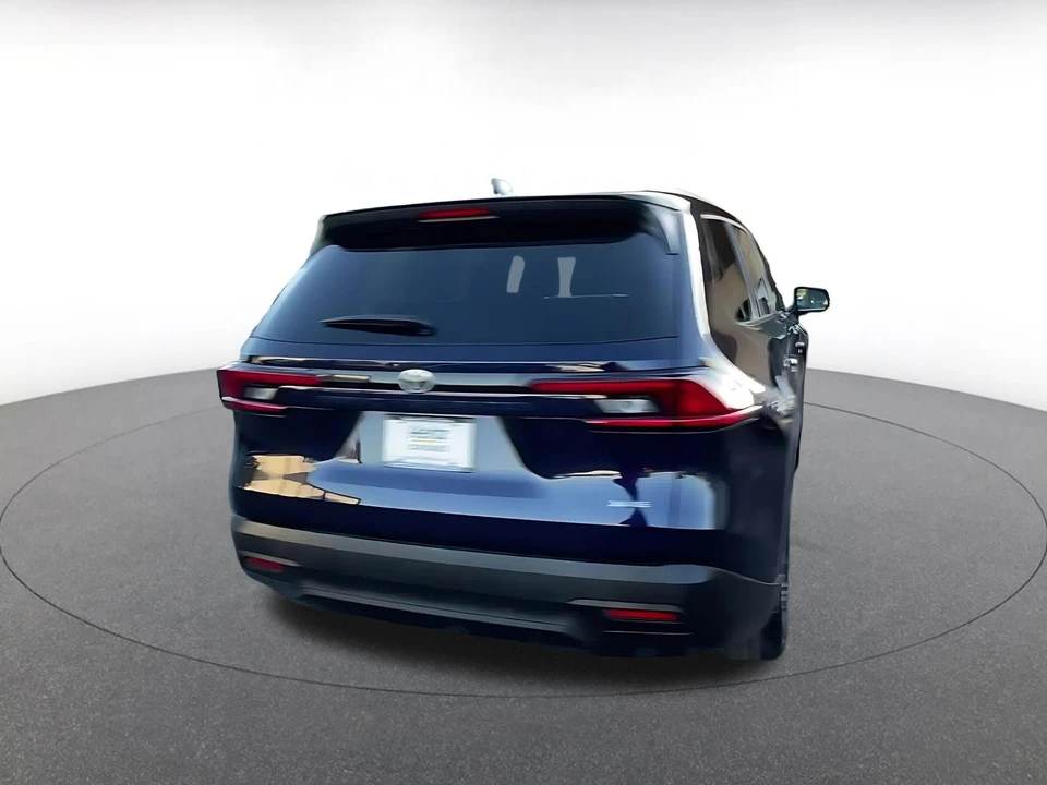 2025 Toyota Highlander - Image 11 of 31