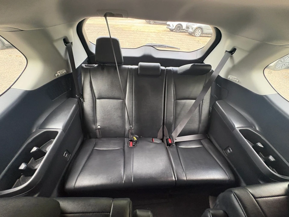 2025 Toyota Highlander - Image 23 of 31