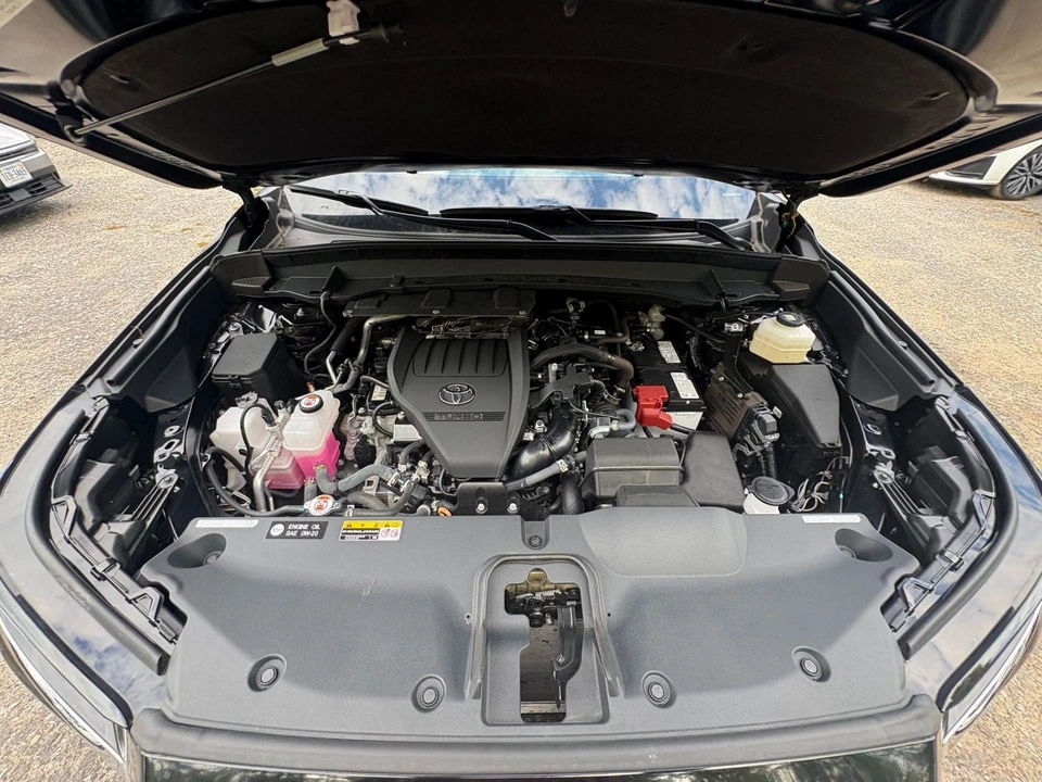 2025 Toyota Highlander - Image 27 of 31