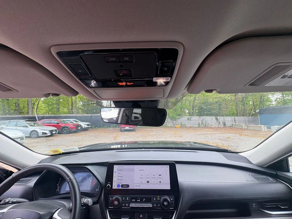 2025 Toyota Highlander - Image 28 of 31