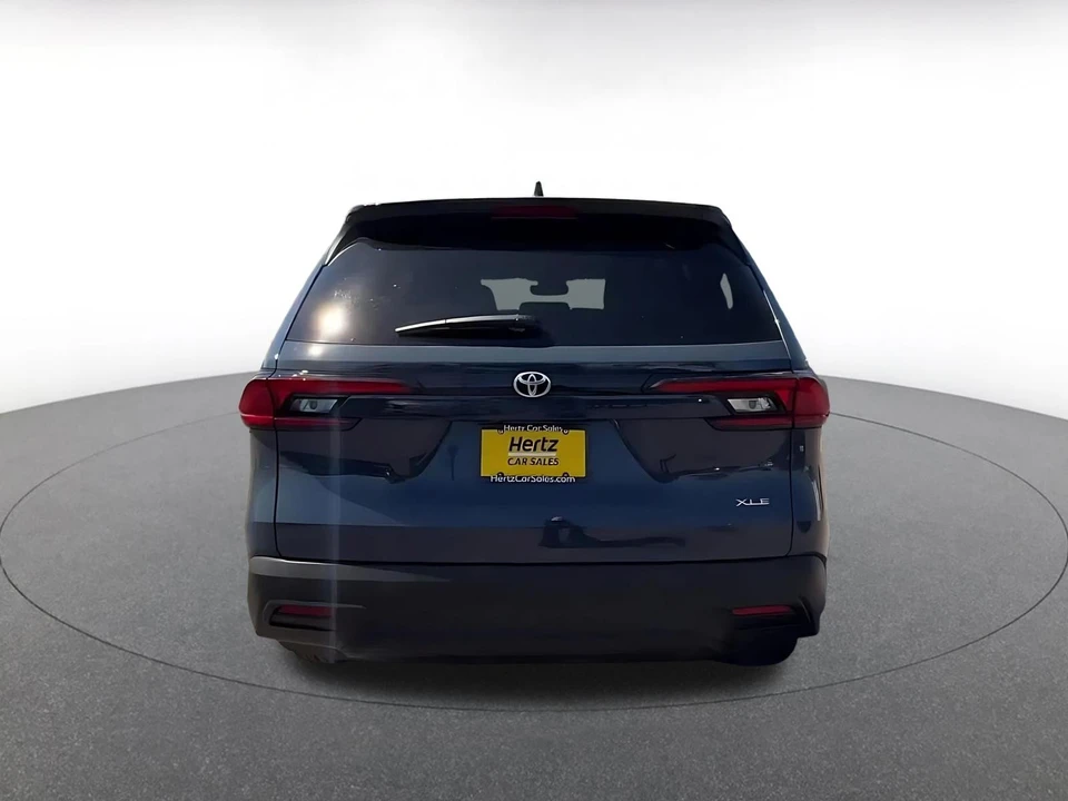 2025 Toyota Highlander - Image 10 of 31