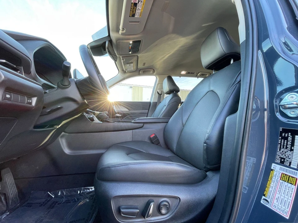 2025 Toyota Highlander - Image 23 of 31