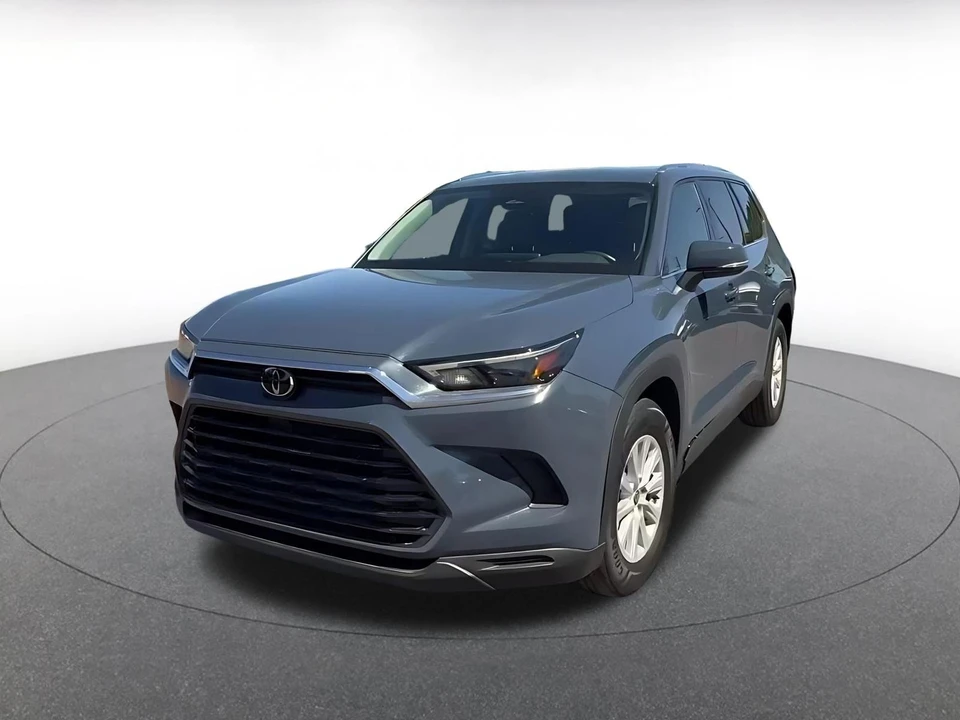 2025 Toyota Highlander - Image 5 of 31