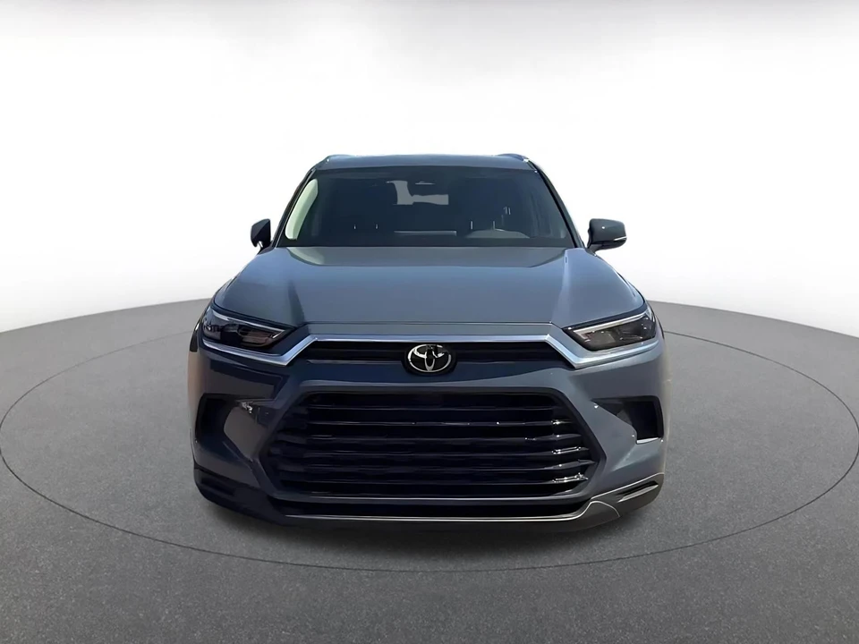 2025 Toyota Highlander - Image 4 of 31