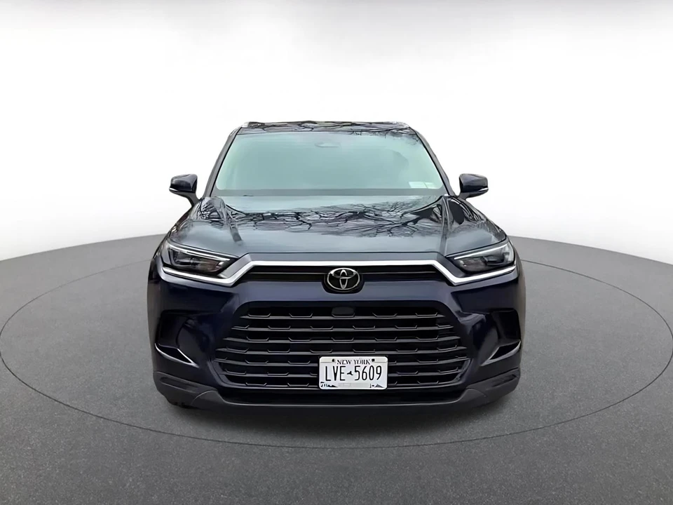 2025 Toyota Highlander - Image 4 of 31