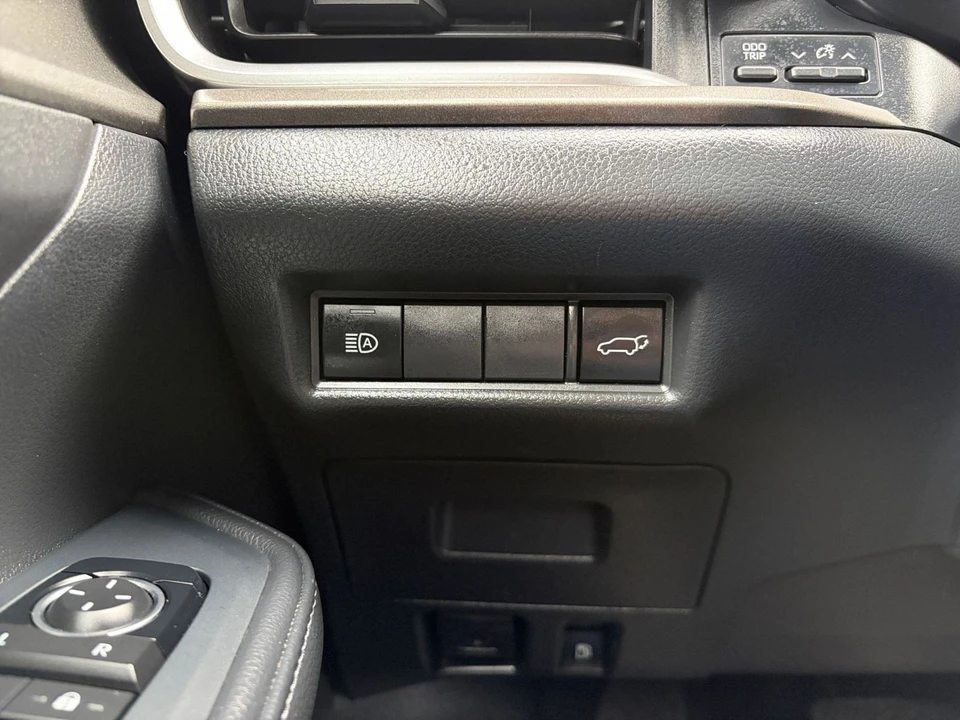 2025 Toyota Highlander - Image 25 of 31